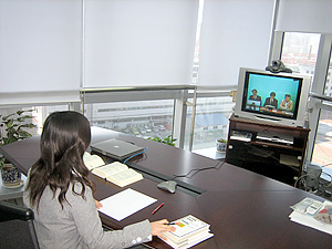 法学研究科の口頭試問の様子(北京オフィス会場)