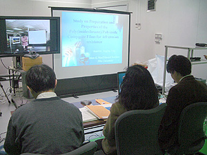 理学院の口頭試問準備の様子(情報基盤センター南館スタジオ)