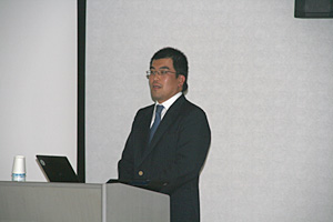 土佐氏の講演の様子