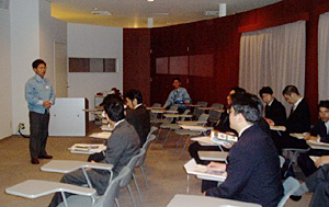 企業研究所見学会にて