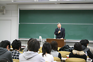 説明会を前に挨拶する日本公認会計士協会北海道会会長 森川 潤一 氏