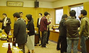 情報交換の輪を広げる交流会
