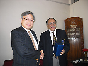 脇田理事・副学長とYusuf Haider ダッカ大学副学長