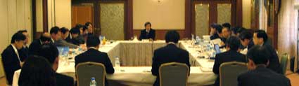 活発な議論を交わす参加者