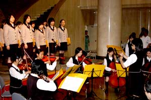 札幌聖心女子学院オーケストラ部・コーラス部による演奏