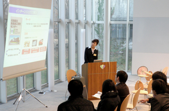 プログラム参加留学生のプレゼンテーション