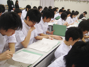 参加者(薬学科5年生)の様子