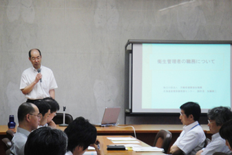 講演をする加藤副所長