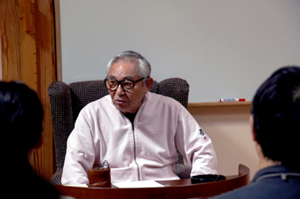 知識の重要性を受講生に問う倉本聰塾長