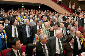 参加者が一体となった会場の様子