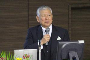 佐伯前総長による講演