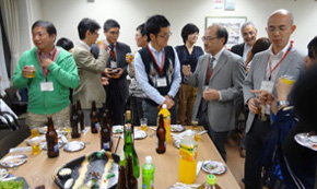 懇親会の様子