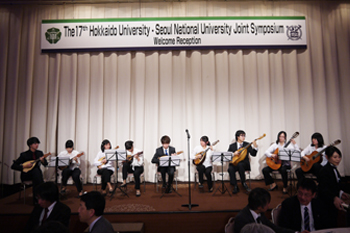 学生サークル「アウロラ」によるマンドリン演奏