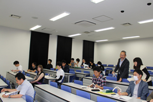 講演会聴講者の様子