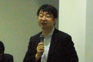 挨拶する南サイバーセキュリティセンター長
