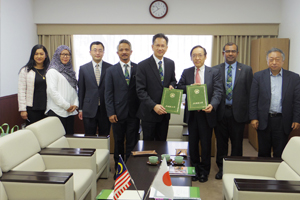 �T�o��w�i�}���[�V�A�jDatuk Mohd Harun Abdullah �w���i�����E�j
