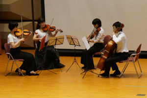 交響楽団による演奏