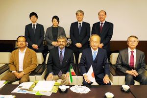 ChHȑwnCfo[hZ Uday B. Desai wiO񒆉j