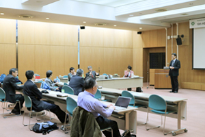 活発に意見交換をする参加者の様子