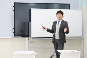 講師の大阪大学 佐藤准教授