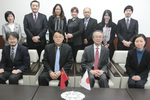 中国江蘇省人民対外友好協会 Cai Xisheng 副会長(前列中央左)