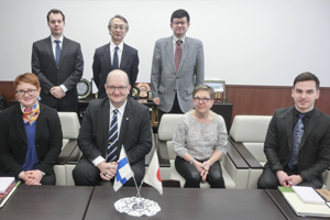 オウル大学(フィンランド)Matti Saren 副学長(前列中央左)