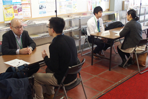 留学生相談コーナーの様子