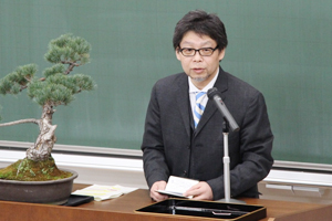 移行生を激励する安井研究院長