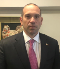 ①Carlos Pere 駐日パナマ共和国大使(左側).png