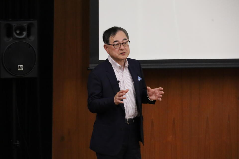 寳金総長は、人の「温かみ」を持った半導体が活躍するWell-being社会を目指すと話した
