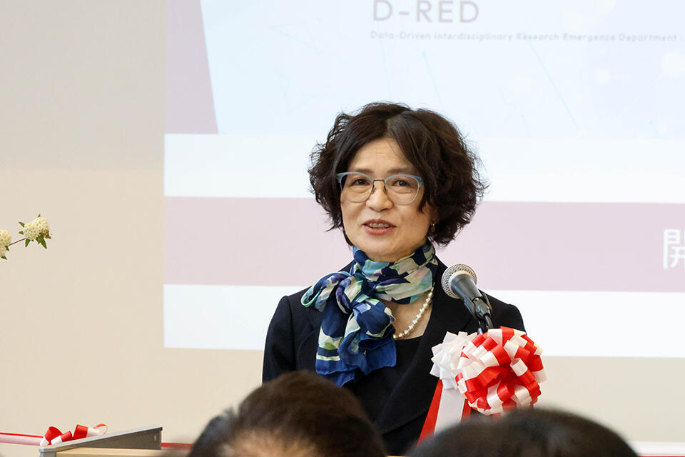 挨拶する長谷山D-RED拠点長（撮影：社会共創部広報課　長尾 美歩）