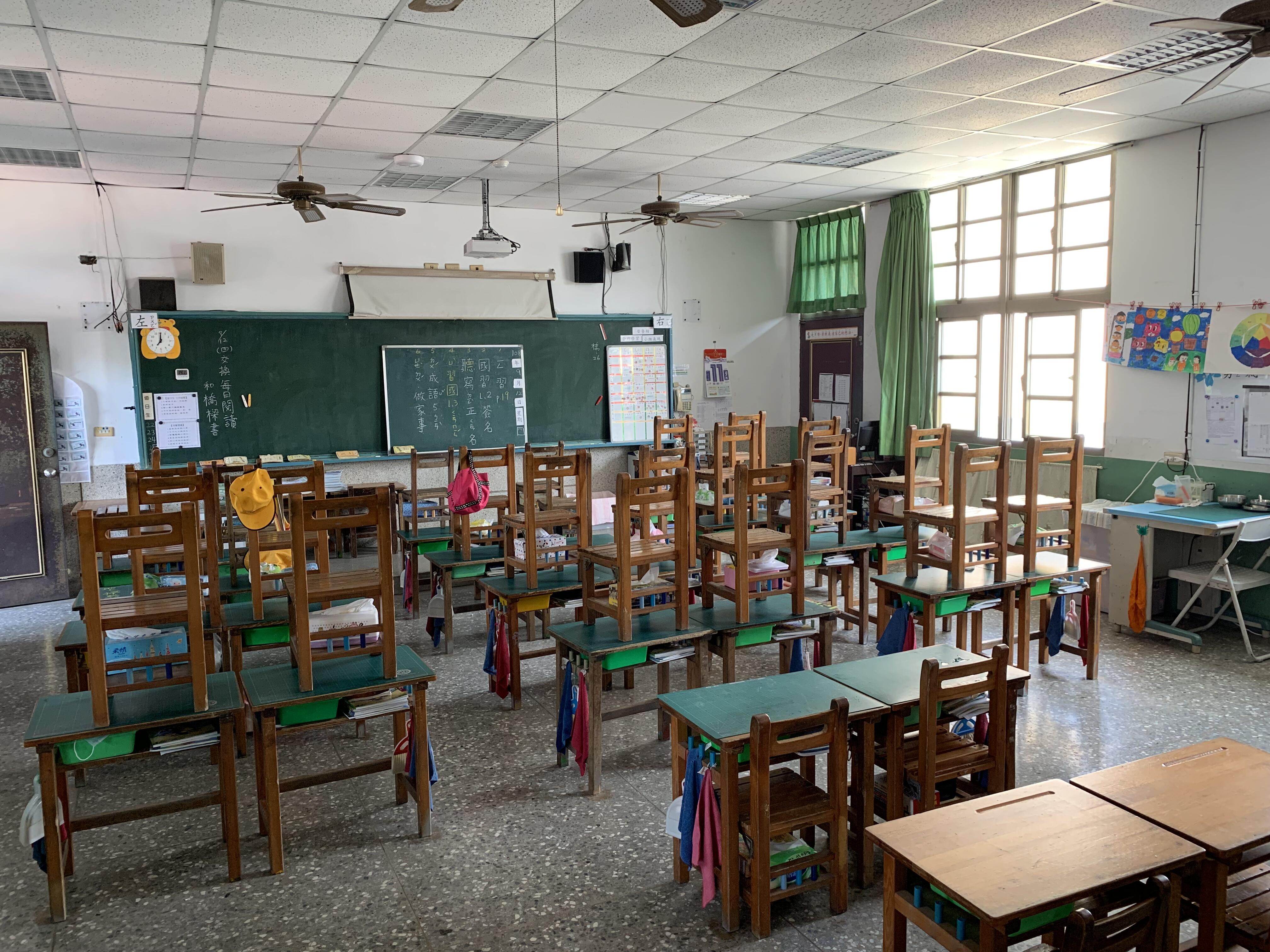 クーさんが多言語を教える教師の研究とインタビューのためにに訪れた台湾の小学校の教室(撮影:エリック・K・クー)