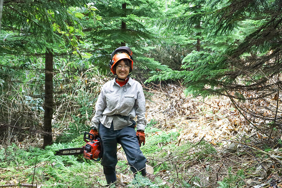 森林技能職員の山本裕梨佳さん