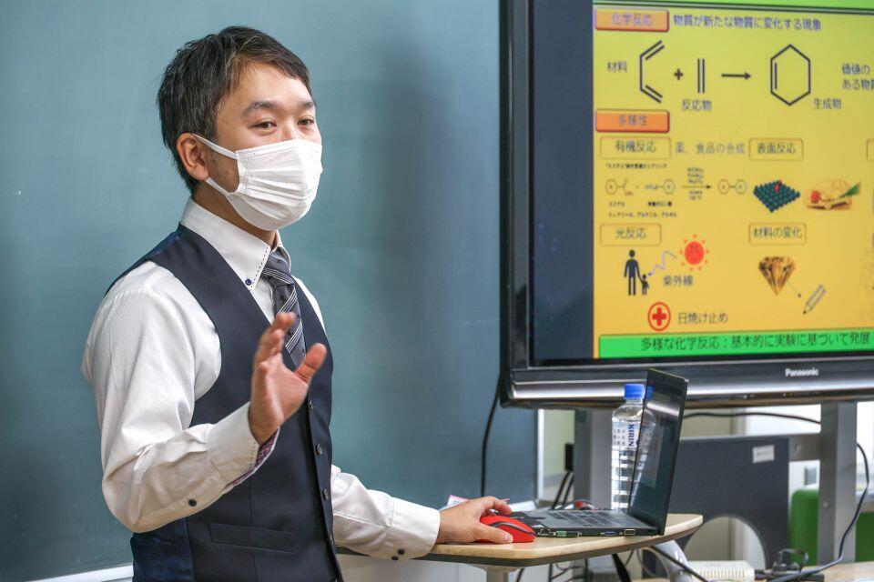 量子化学計算の基礎から最先端について解説する原渕特任准教授