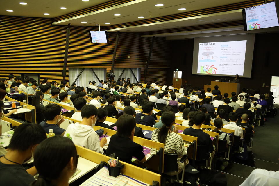 工学部の模擬講義の様子

