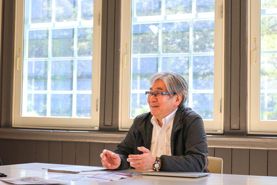 改修までの道のりについて話す工学研究院の小澤さん（撮影：長尾 美歩）