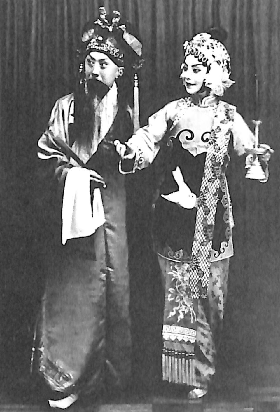 京劇の女優（『中国京劇図史』上巻、北京十月文芸出版社、2013より）