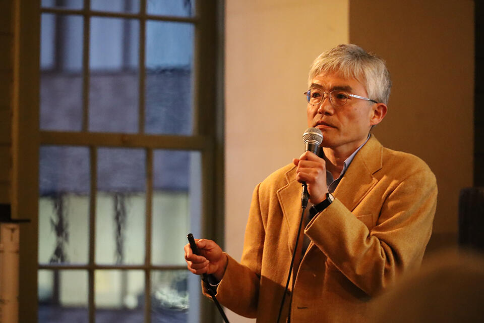講演する農学研究院 久保友彦 教授