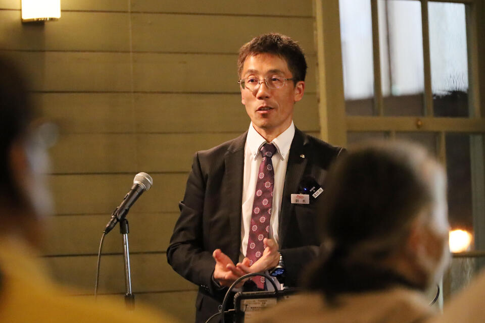 講演するタキイ種苗株式会社 長沼研究農場 野菜グループ 鈴木良平チーフ