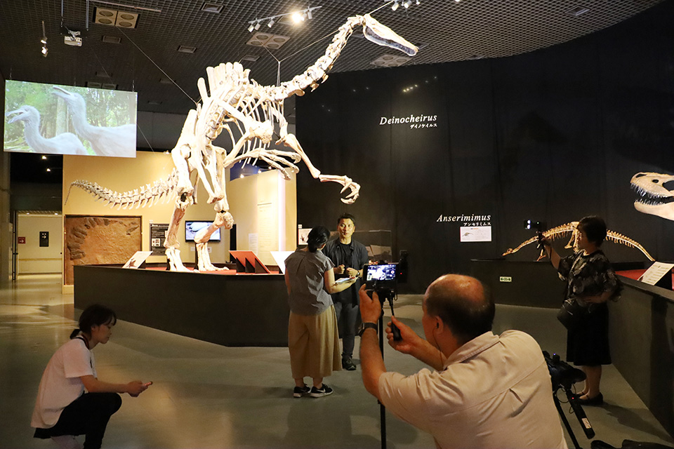 恐竜博2019（東京国立科学博物館）での取材の様子