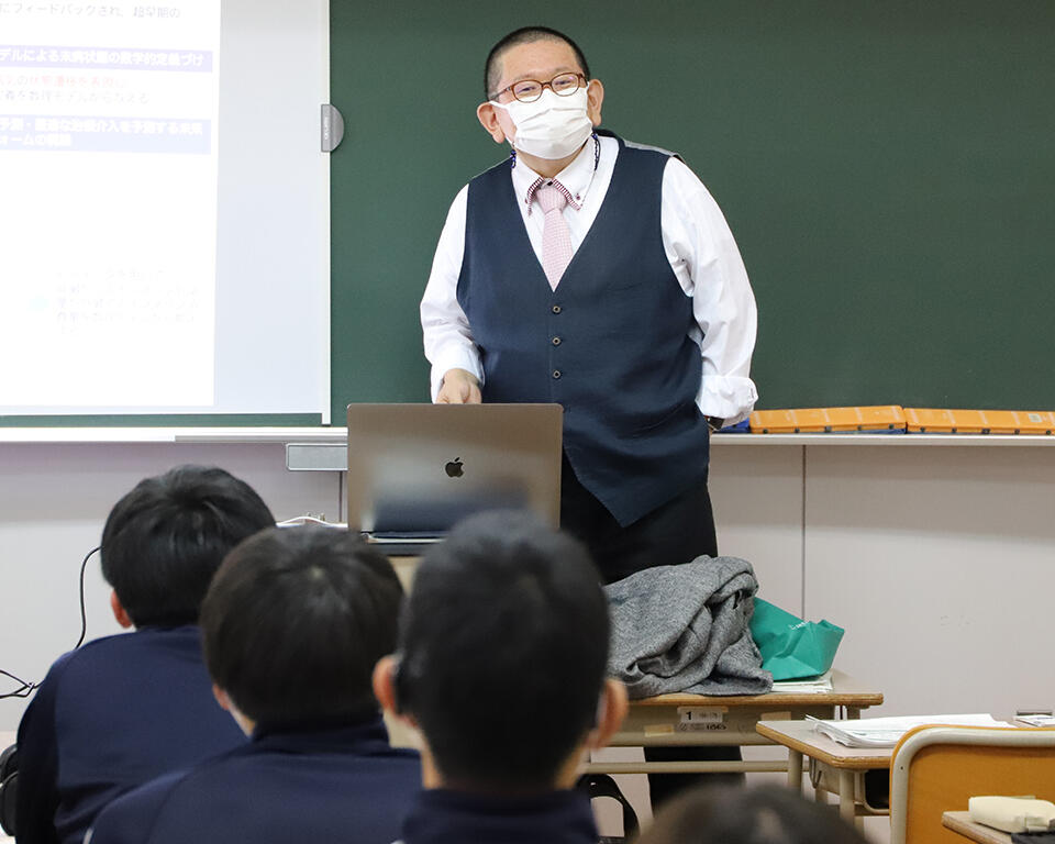 電子化学研究所附属社会創造数学研究センター 長山雅晴 教授