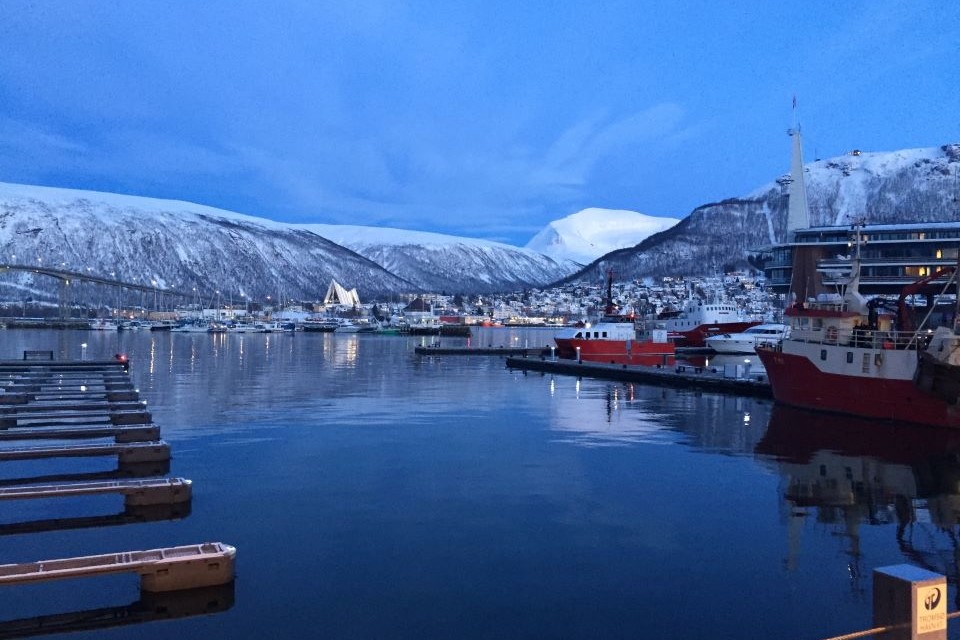 北極域の美しい街の一つ、ノルウェーのトロムソ（提供：大塚夏彦 教授）
