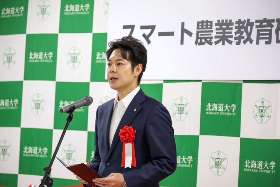 祝辞を贈る鈴木 直道 北海道知事（撮影：長尾 美歩）